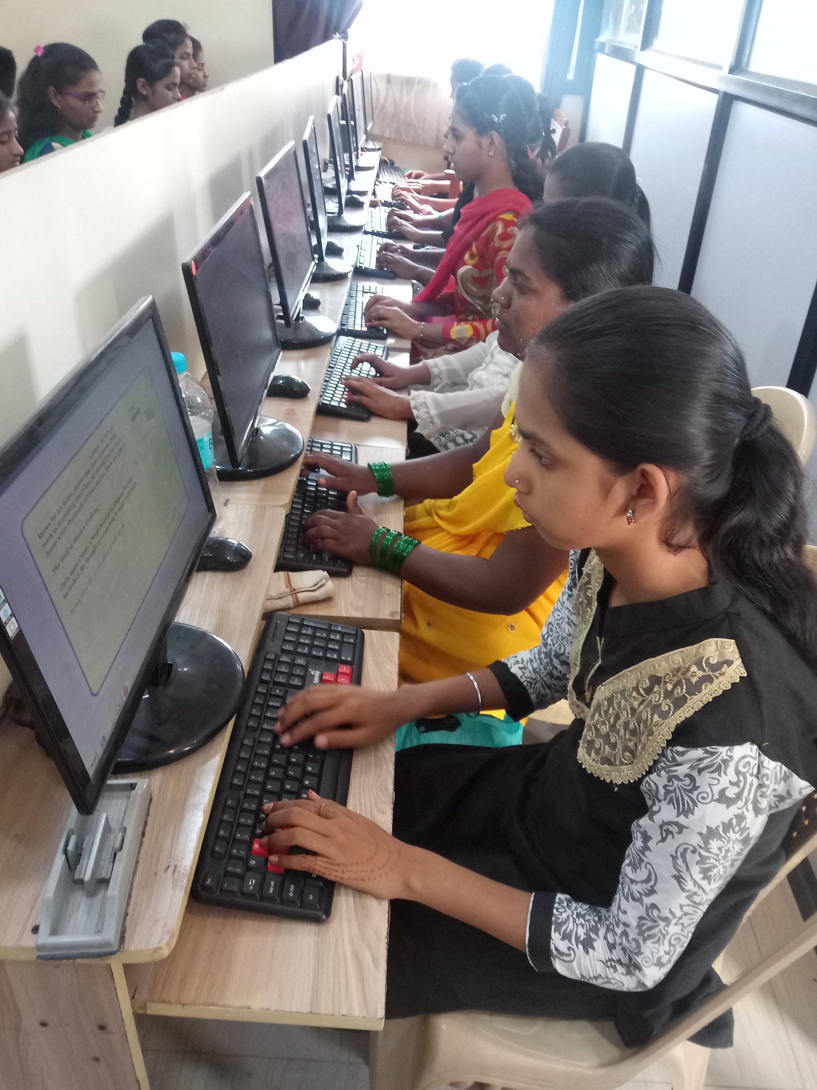 Neelam Computer and Typewriting Institute